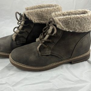 Gray Sonoma boots like brand new size 8 1/2